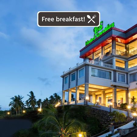 Hotel Santika Luwuk - Sulawesi Tengah Exterior photo