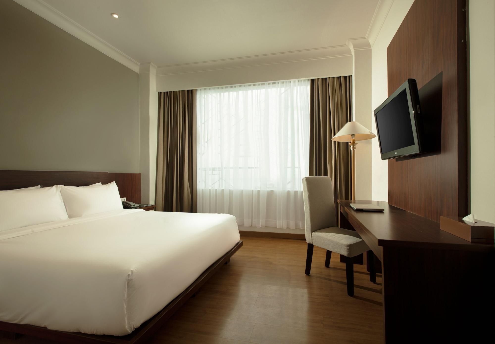 Hotel Santika Luwuk - Sulawesi Tengah Exterior photo