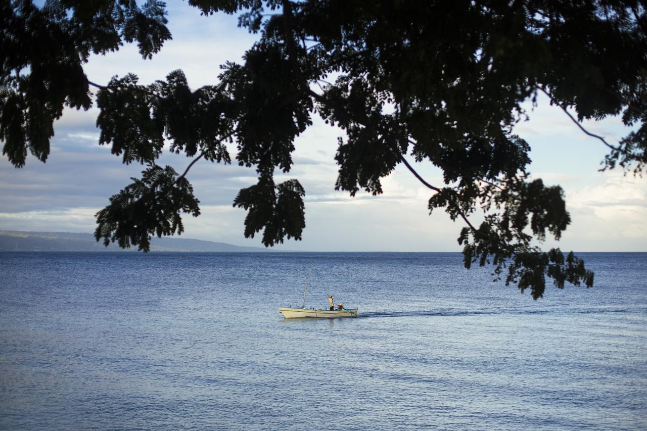Hotel Santika Luwuk - Sulawesi Tengah Exterior photo