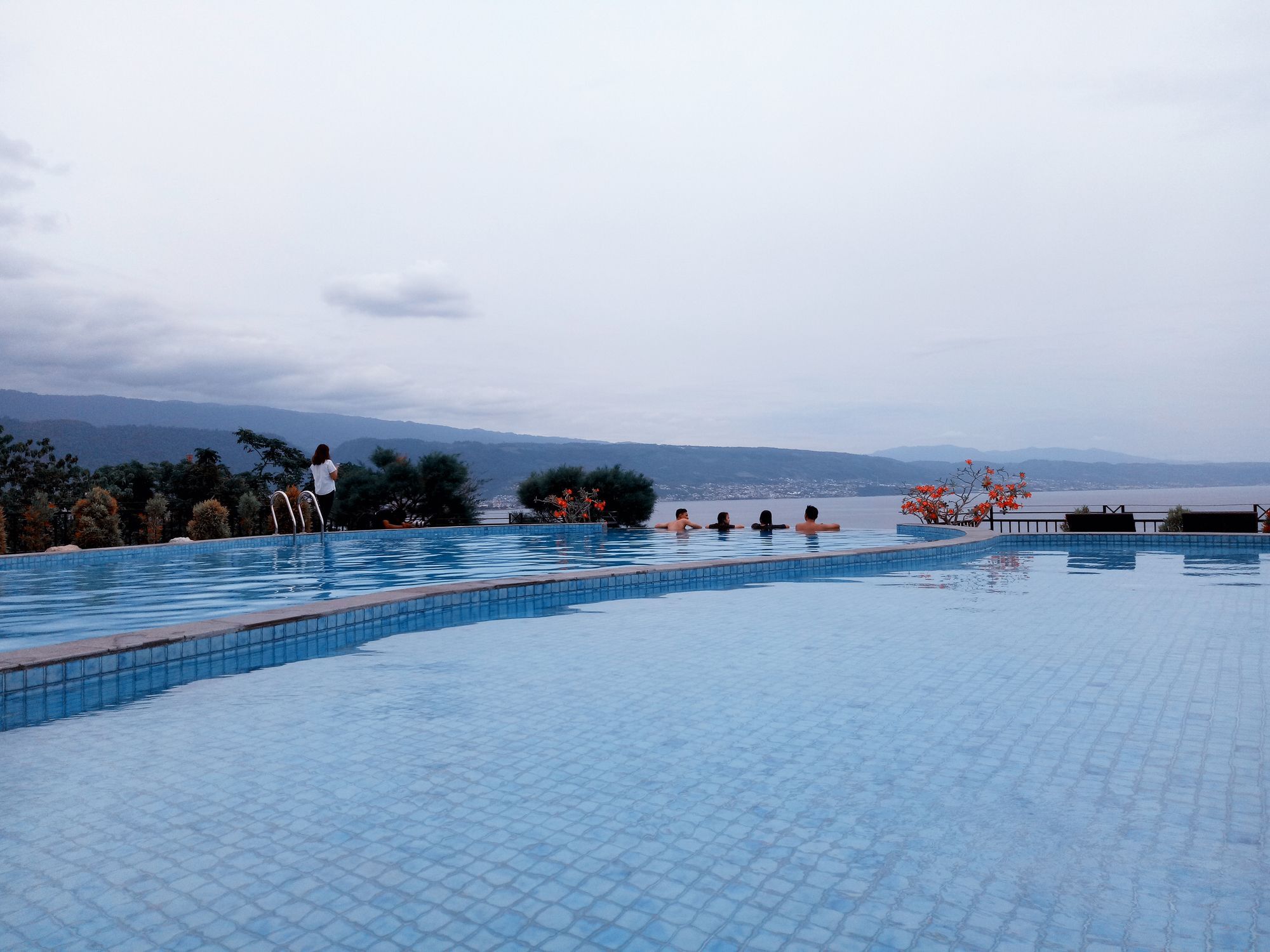Hotel Santika Luwuk - Sulawesi Tengah Exterior photo