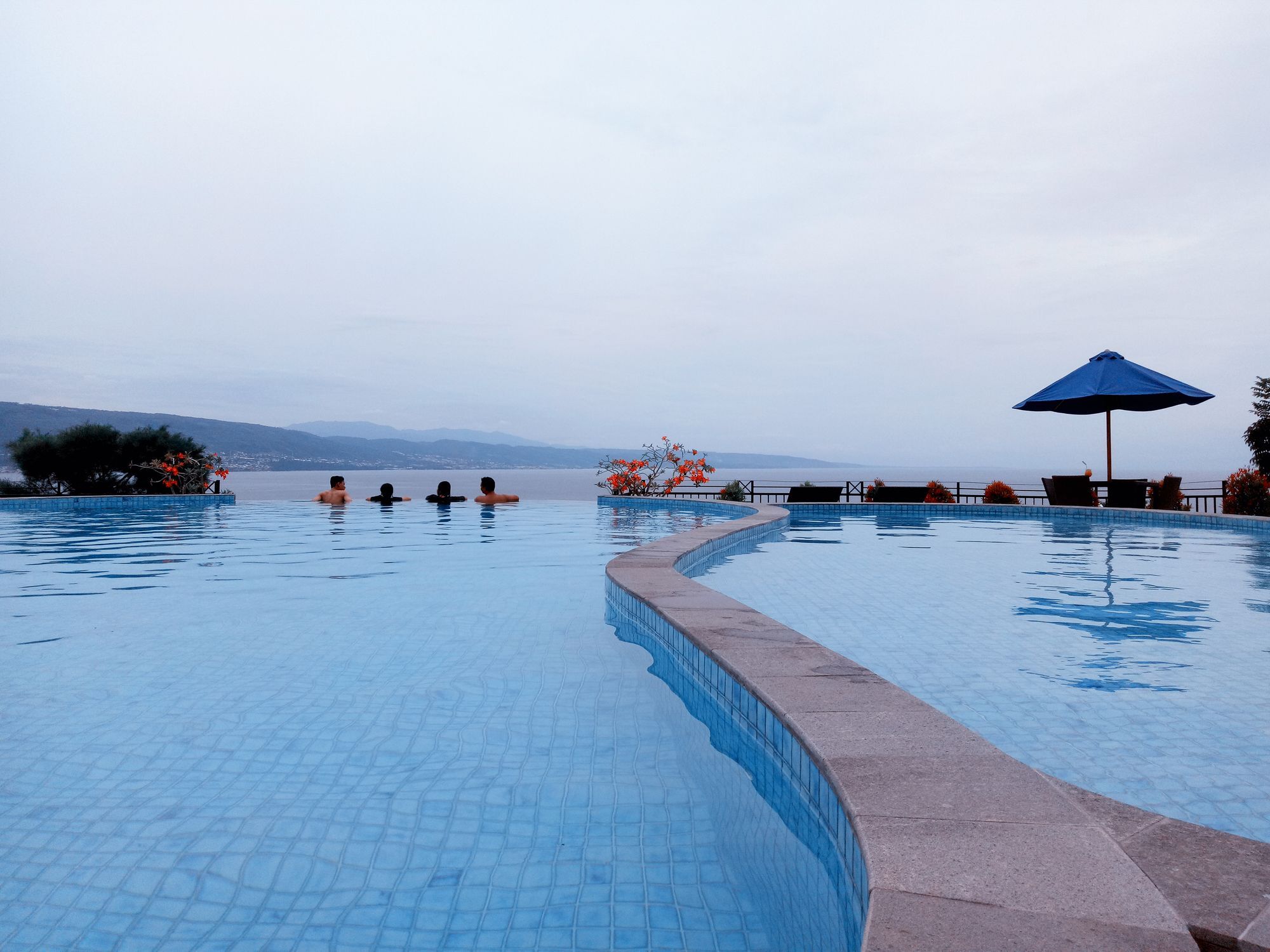 Hotel Santika Luwuk - Sulawesi Tengah Exterior photo